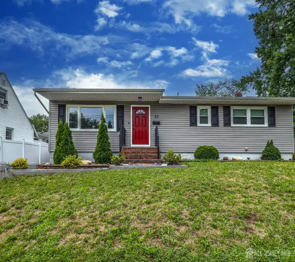 -31 Woodview Avenue, Fords, NJ 08863