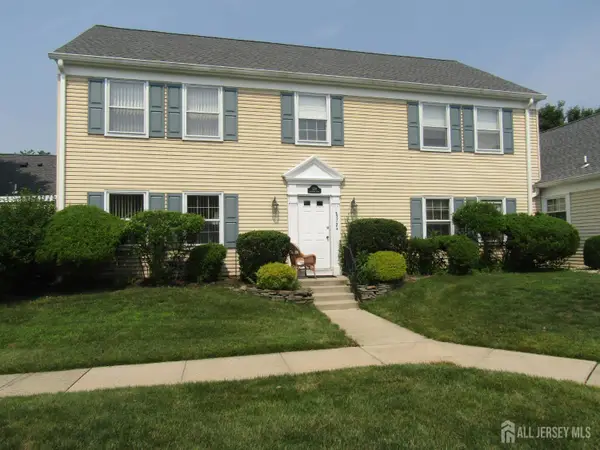 -572 Westport Lane #N, Monroe, NJ 08831