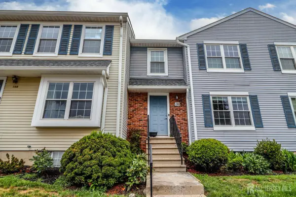 -136 Coburn Lane, Franklin, NJ 08873