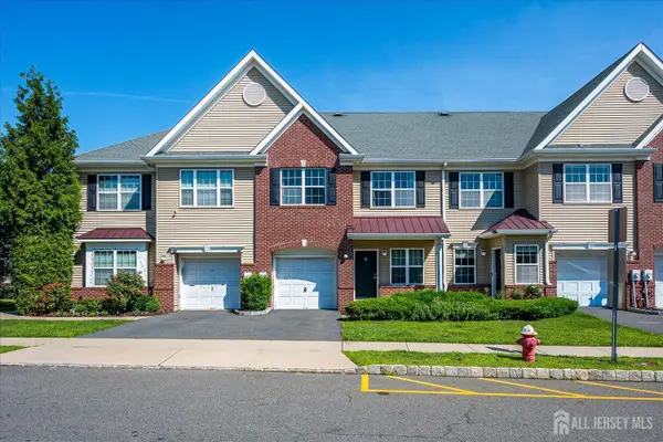 -74 Andrews Way, Piscataway, NJ 08854