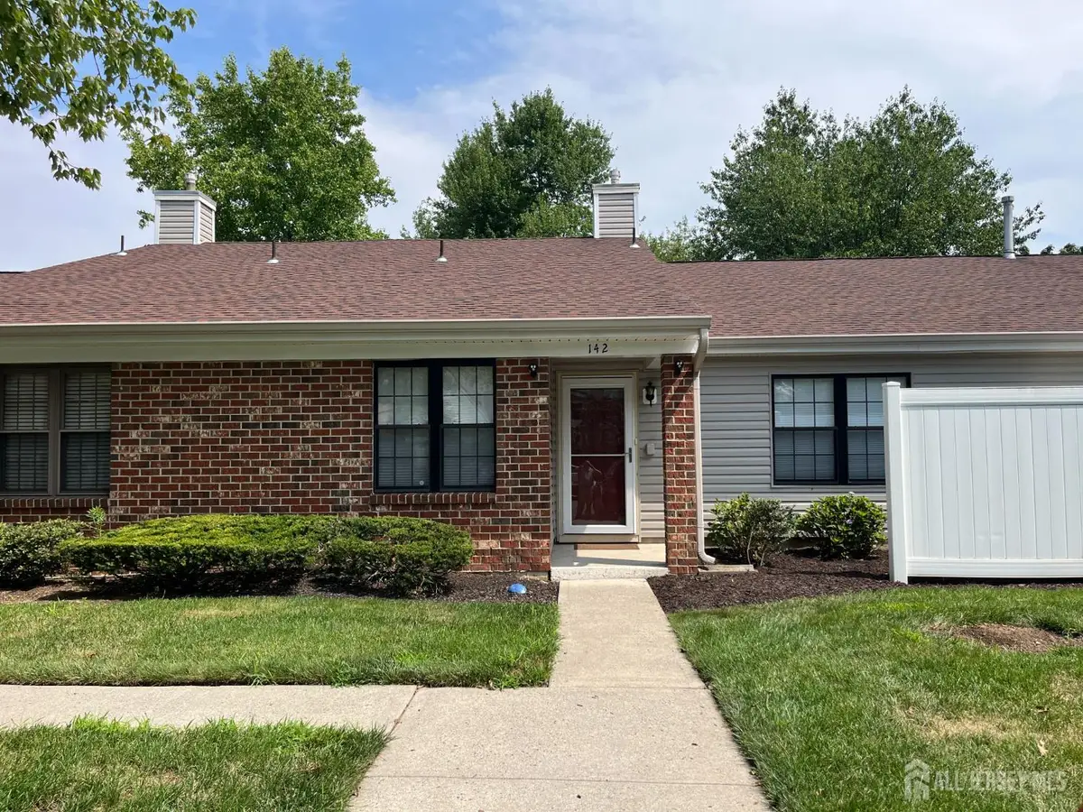 -142 Wycoff Way W, East Brunswick, NJ 08816 - #1