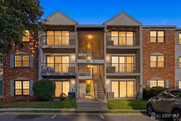 -407 Lancaster Court #2F, Piscataway, NJ 08854