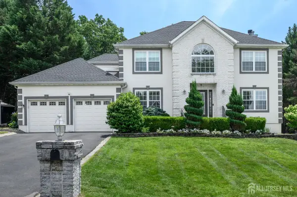 -8 Cecilia Court, Howell, NJ 07731