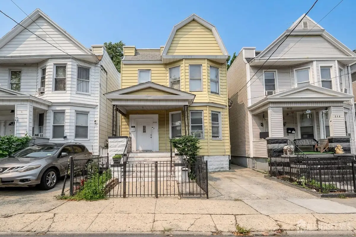 -216 Bayview Avenue, Jersey City, NJ 07305 - #1