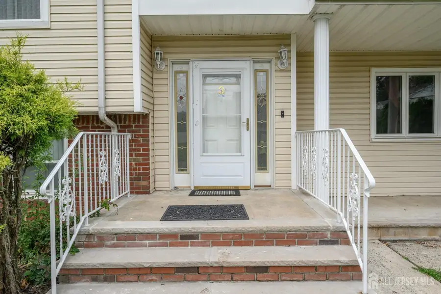 -3 Charles Court, Edison, NJ 08820 - #2