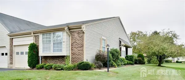 -54 Ethan Allen Drive #A, Monroe, NJ 08831