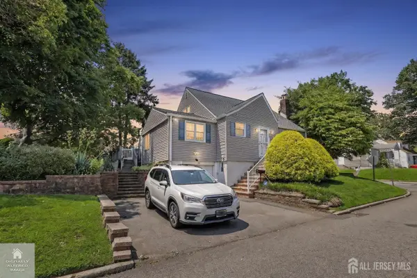 -92 Silver Lake Avenue, Edison, NJ 08817