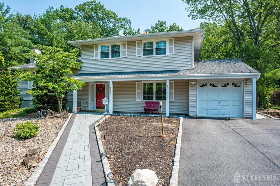 -560 Wakefield Drive, Metuchen, NJ 08840 - #2