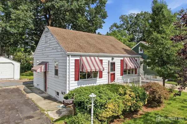 -42 Brookwood Road, Spotswood, NJ 08884
