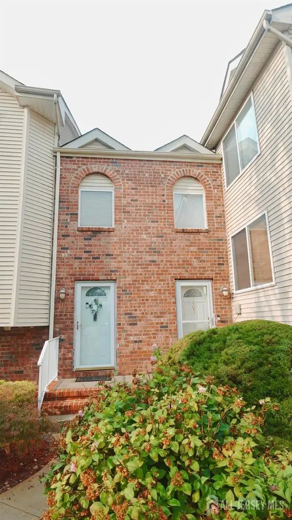 -402 Holly Drive, Perth Amboy, NJ 08861