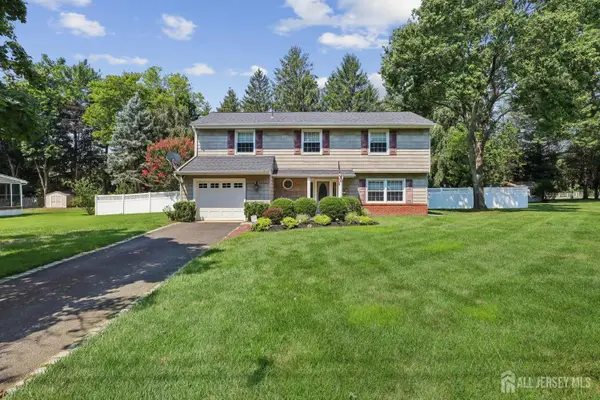 -6 Murfield Drive, Lincroft, NJ 07738