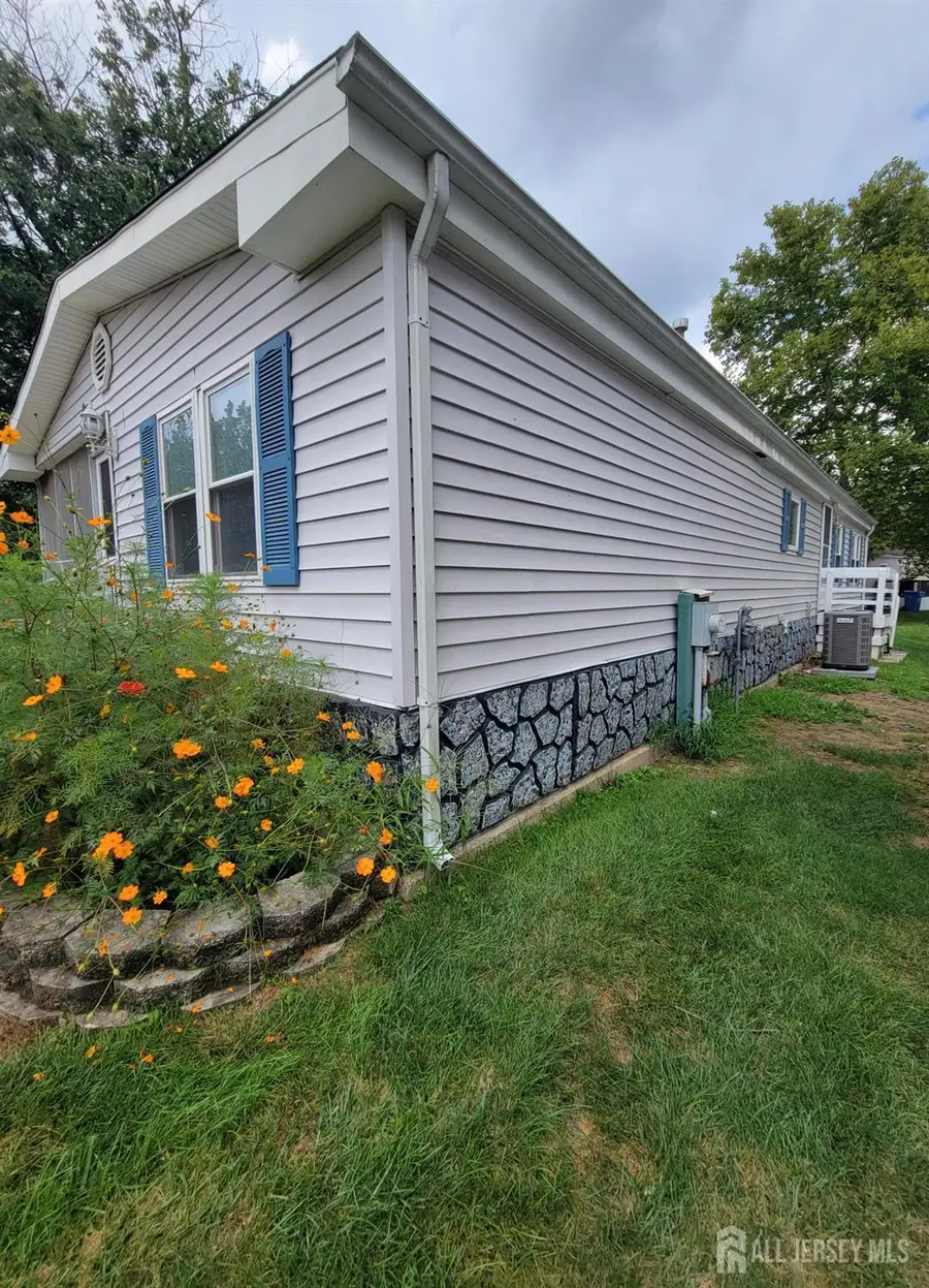 -1 Poe Road, North Brunswick, NJ 08902 - #3