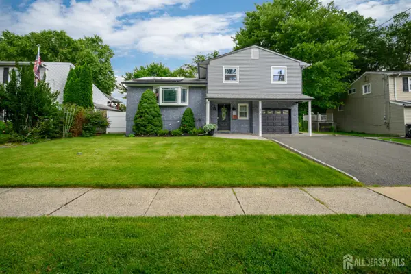 -26 Desser Place, Metuchen, NJ 08840
