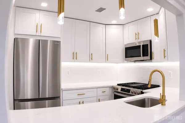 -709 Sunshine Court, Sayreville, NJ 08859