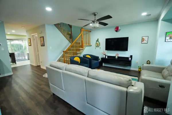 -1702 Oak Court, South Brunswick, NJ 08852