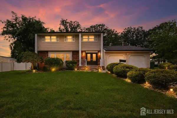 -8 Dusko Drive, Sayreville, NJ 08859