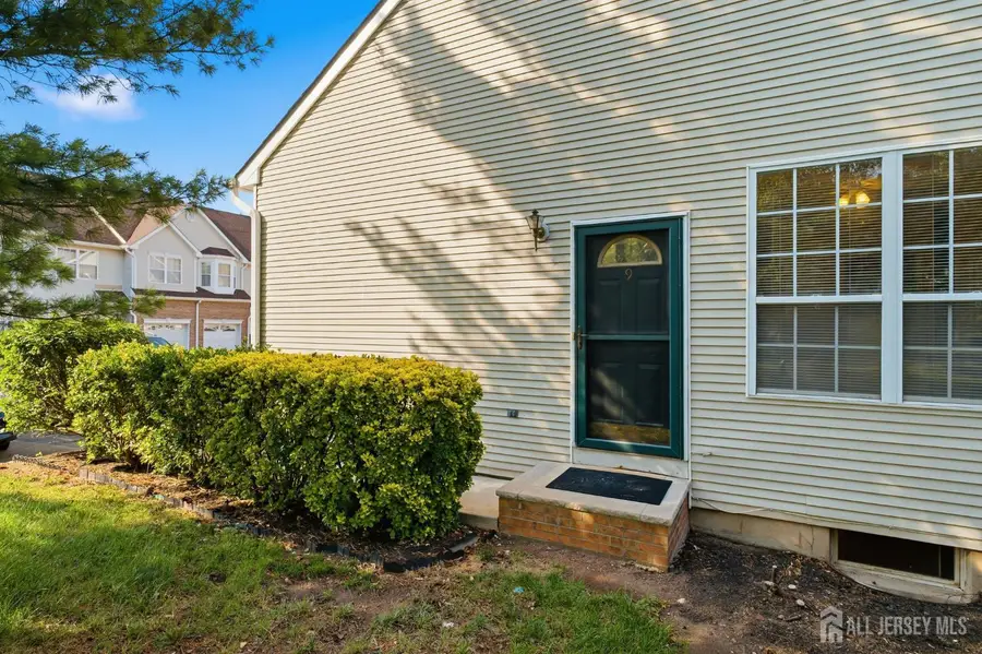 -9 Gallop Lane, Six Mile Run, NJ 08873 - #2