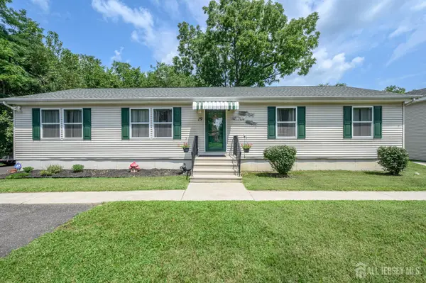 -19 Indian Trail, Southampton, NJ 08088