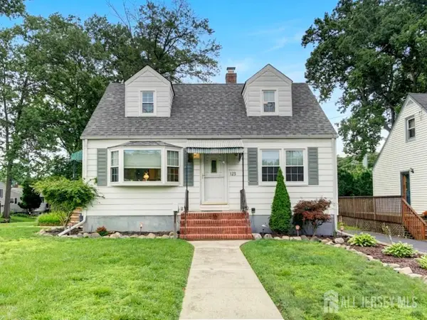 -123 Lake View Boulevard, Edison, NJ 08817