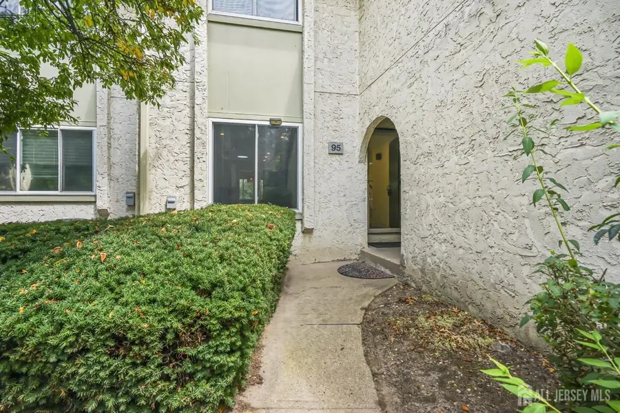 -95 Thoreau Drive, Plainsboro, NJ 08536 - #2