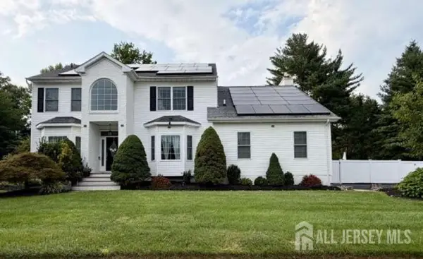-7 Sarah Court, Middlesex, NJ 08852