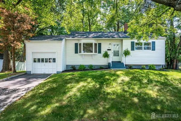 -23 Nancy Circle, Edison, NJ 08817