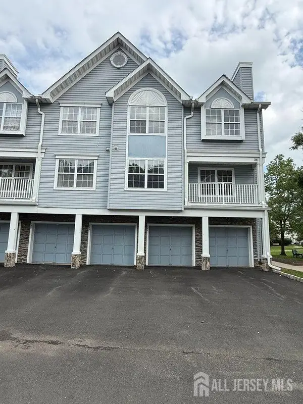 -122 Prestwick Way, Edison, NJ 08820