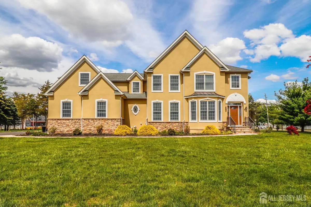 -2 Brenner Court, Franklin Center, NJ 08873 - #1