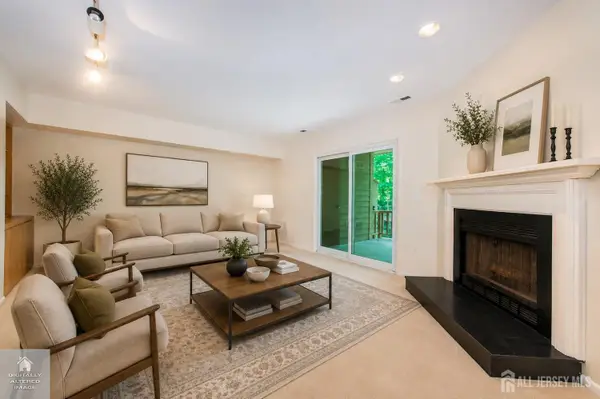 -195 Hidden Hollow Court, Edison, NJ 08820