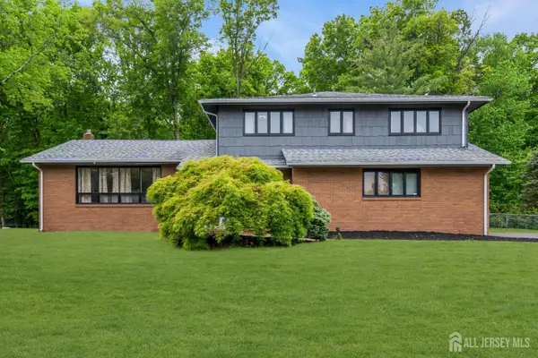 -16 Woodmere Road, North Brunswick, NJ 08902