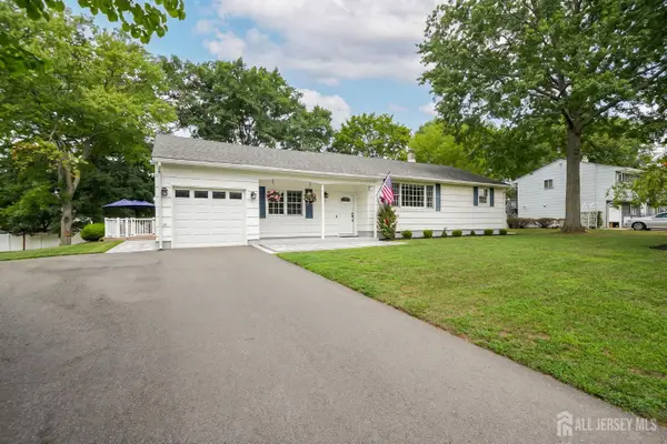 -76 Seymour Terrace, Piscataway, NJ 08854