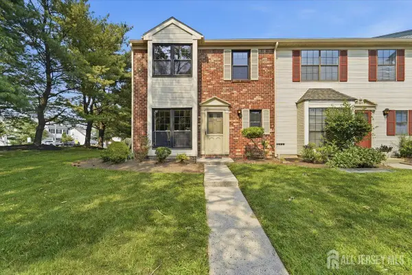 -543 Manchester Court, Piscataway, NJ 08854