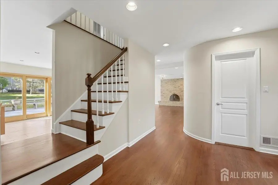 -6 King Arthurs Court, Edison, NJ 08820 - #3