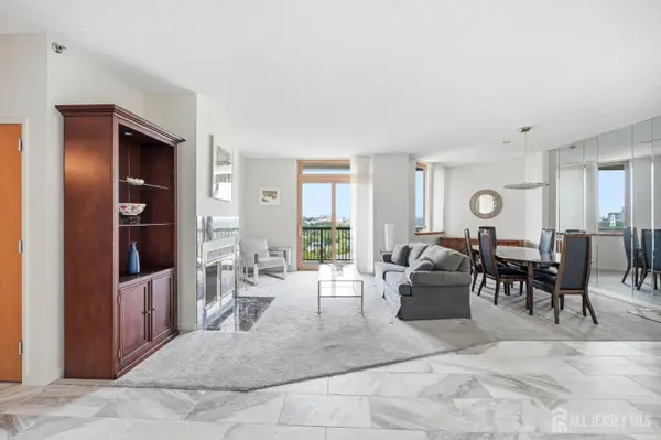 -30 S Adelaide Avenue #8J, Highland Park, NJ 08904
