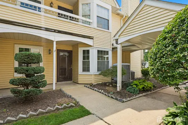 -70 Mill Run W, Hightstown, NJ 08520