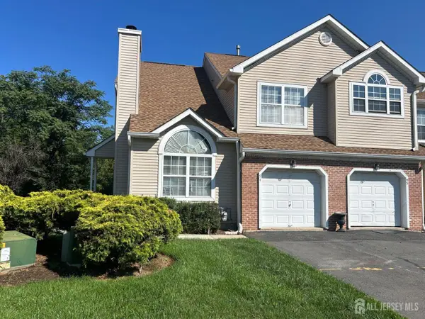 -94 Castle Pointe Boulevard, Piscataway, NJ 08854