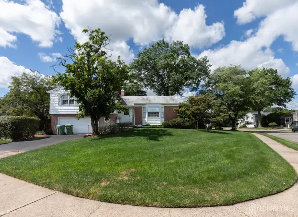 -36 Brookfall Road, Edison, NJ 08817