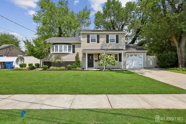 -18 Carlton Avenue, Monroe, NJ 08331