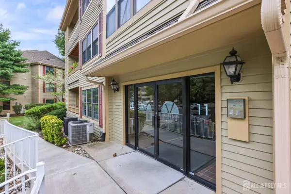 -1108 Stoneridge Circle, Helmetta, NJ 08828