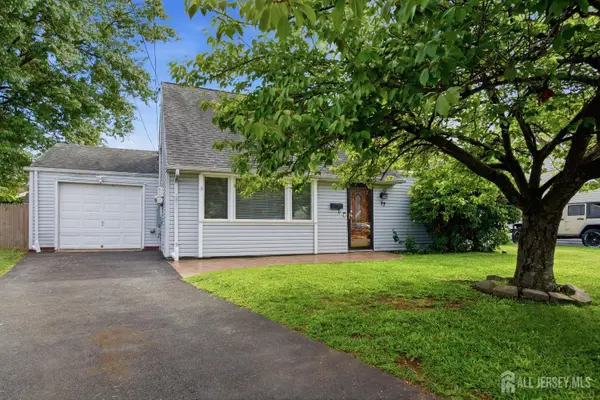 -17 Joanna Place, Colonia, NJ 07067