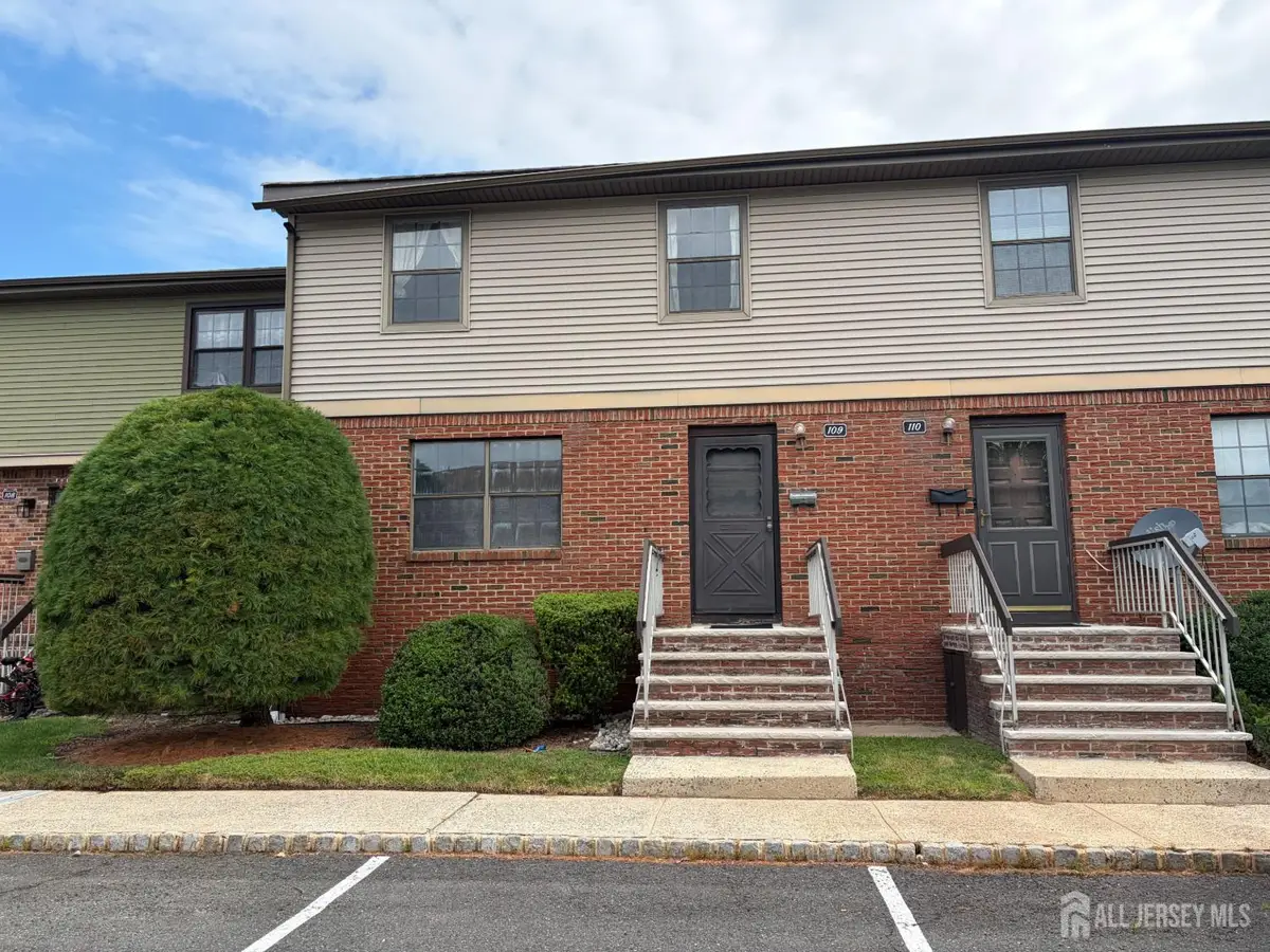 -109 Maple Hill Drive, Woodbridge, NJ 07095 - #1