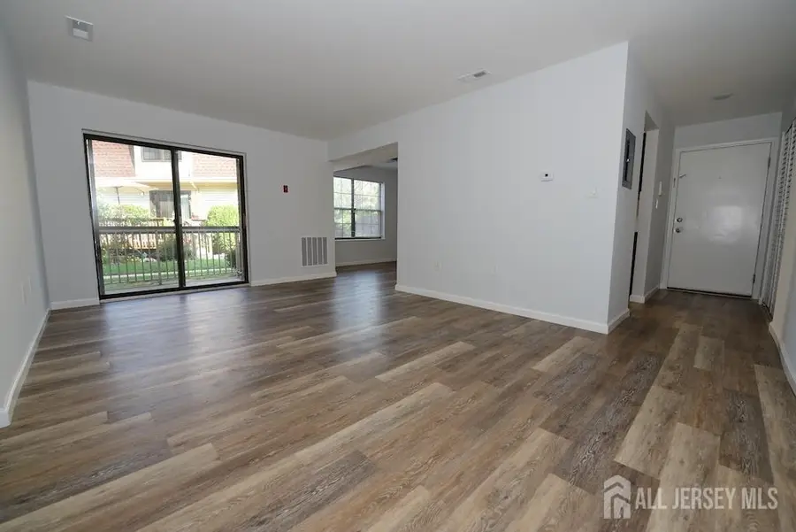 -302 Hidden Village Drive, Perth Amboy, NJ 08861 - #3