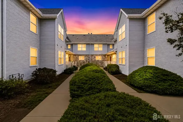 -30 Kensington Drive, Piscataway, NJ 08854