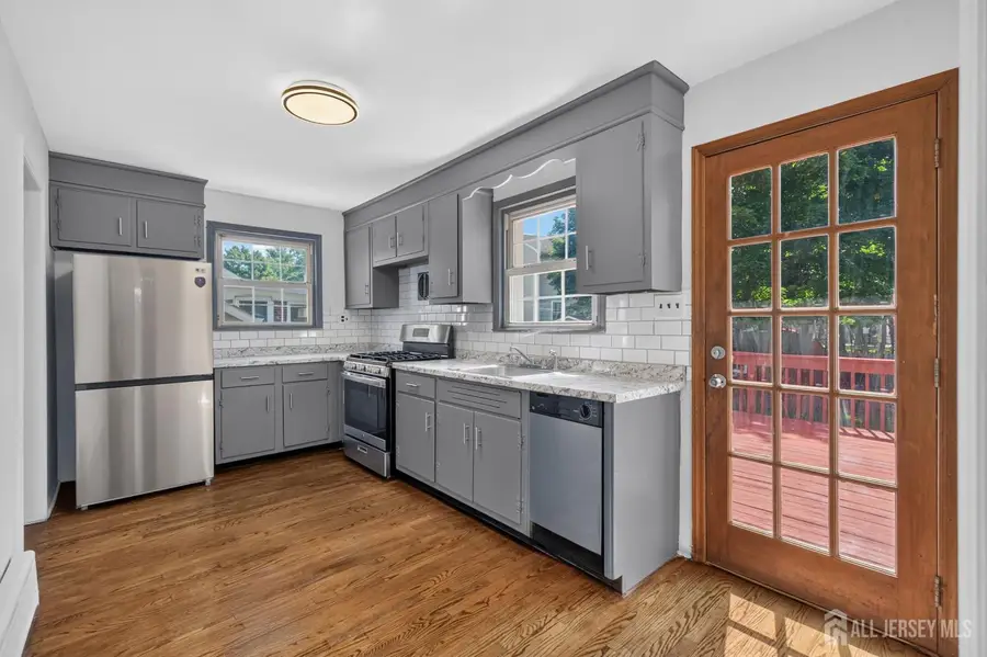 -2 Oakwood Place, North Brunswick, NJ 08902 - #2