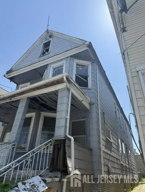 -160 Brighton Avenue, Perth Amboy, NJ 08861