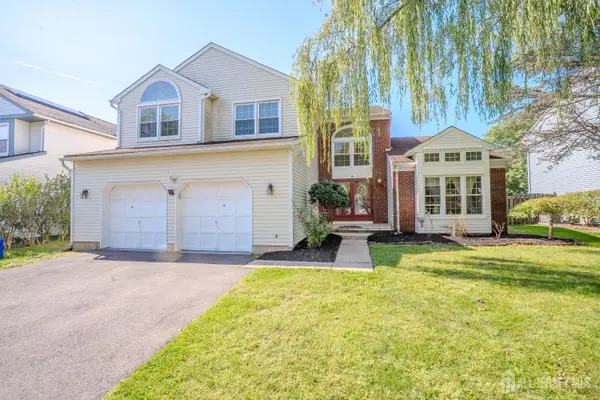 -4 Chipwood Lane, North Brunswick, NJ 08902