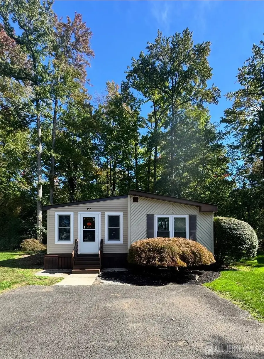 -27 Hemming Way Drive, North Brunswick, NJ 08902 - #2