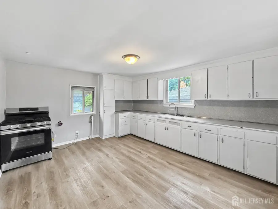-733 Schuyler Ave Avenue, Lyndhurst, NJ 07071 - #3