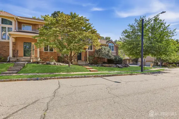 -118 Kingsland Circle, South Brunswick, NJ 08852
