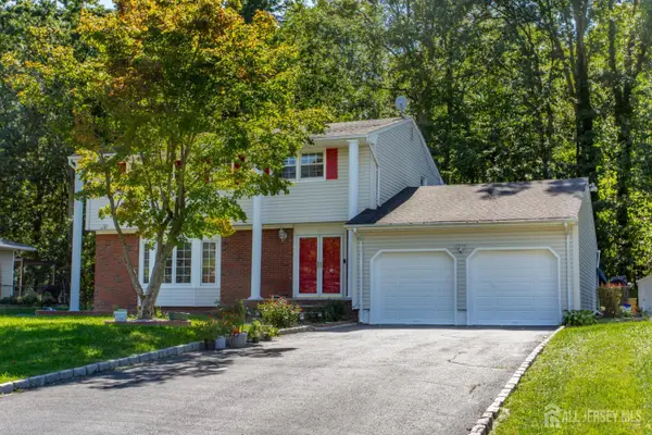 -14 Woodmere Rd Road, North Brunswick, NJ 08902